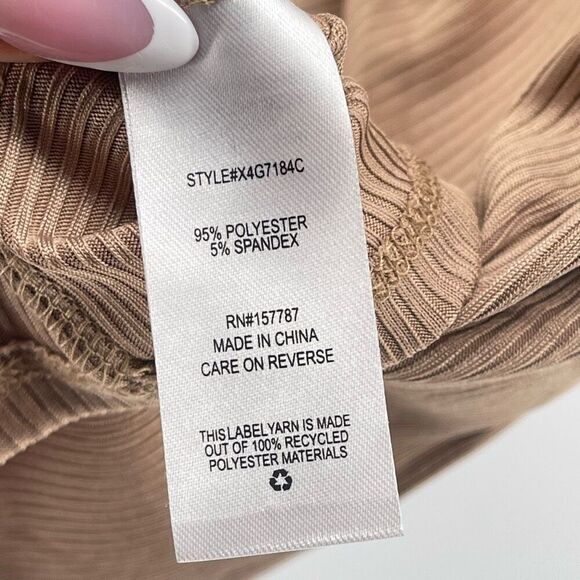 Jolie & Joy Women’s Tan V-Neck Ruched Front Ribbed Cropped Short Sleeve Tee 3X - Picture 5 of 8